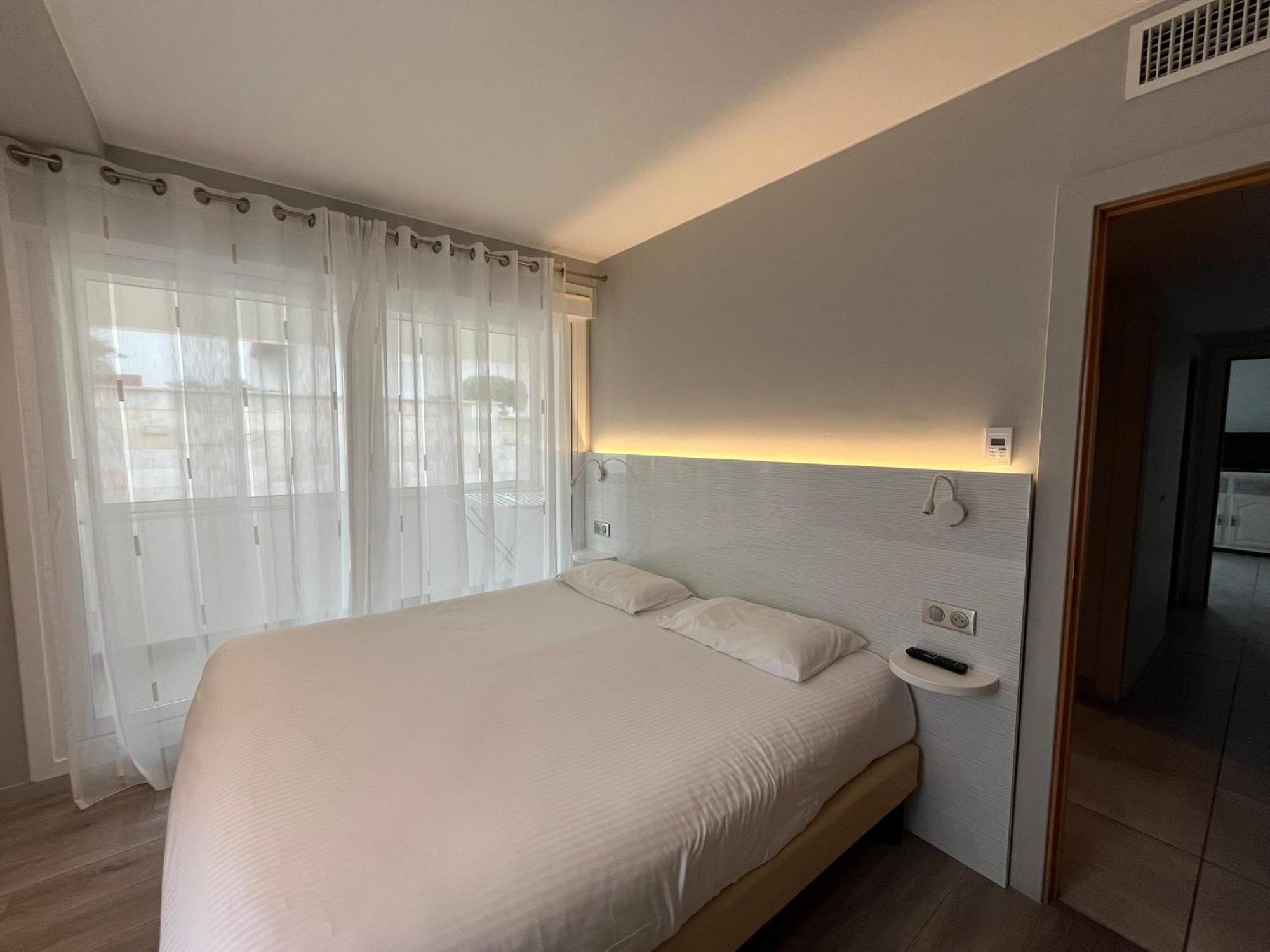 Hotel Valencia 앙다이 외부 사진